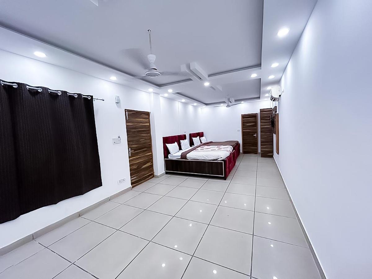 Roomshala 013 Js Garden - Near Jaypee Hospital Noida Exterior foto